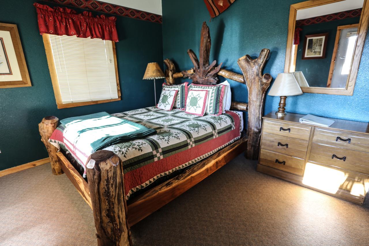 Sundance Trail Ranch Hotell Red Feather Lakes Exteriör bild
